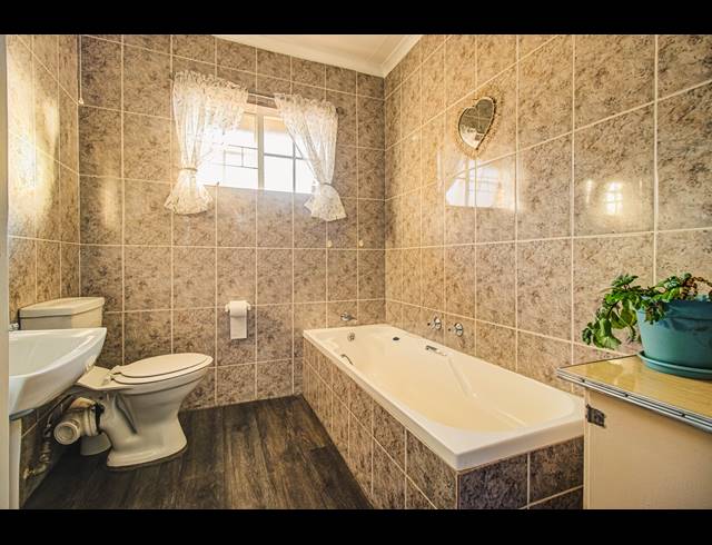 3 BEDROOM TOWNHOUSE FOR SALE IN GLEN MARAIS